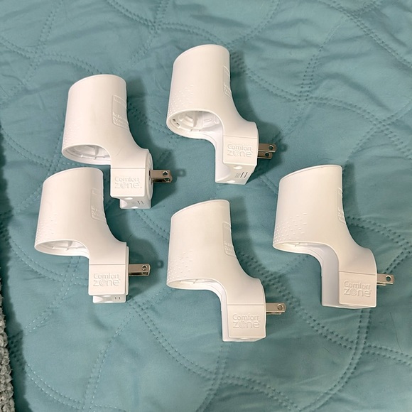 Comfort Zone Multi Cat Calming Diffuser Plug-ins Value Kit: 5 pack - Picture 2 of 2